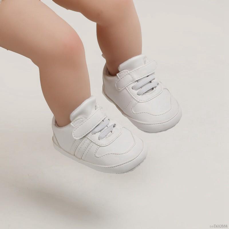 Giày tập đi chống trượt tiện lợi cho bé
