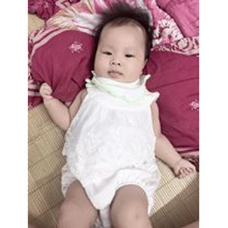 Body yếm phối ren cổ nơ cho bé