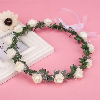 Vòng hoa đội đầu kỉ yếu