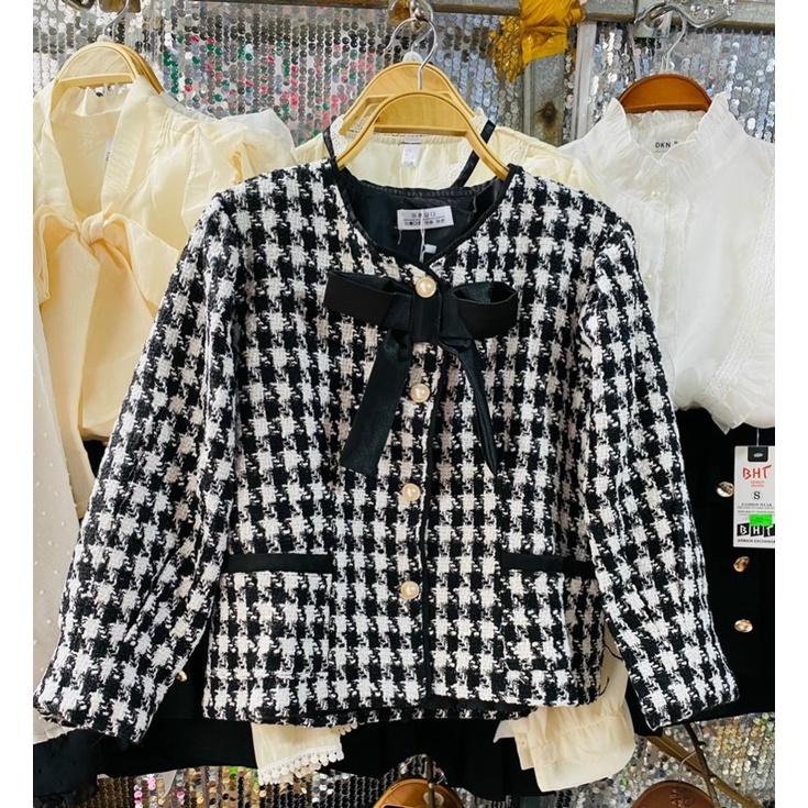 Áo khoác dạ kẻ cổ nơ sang trọng