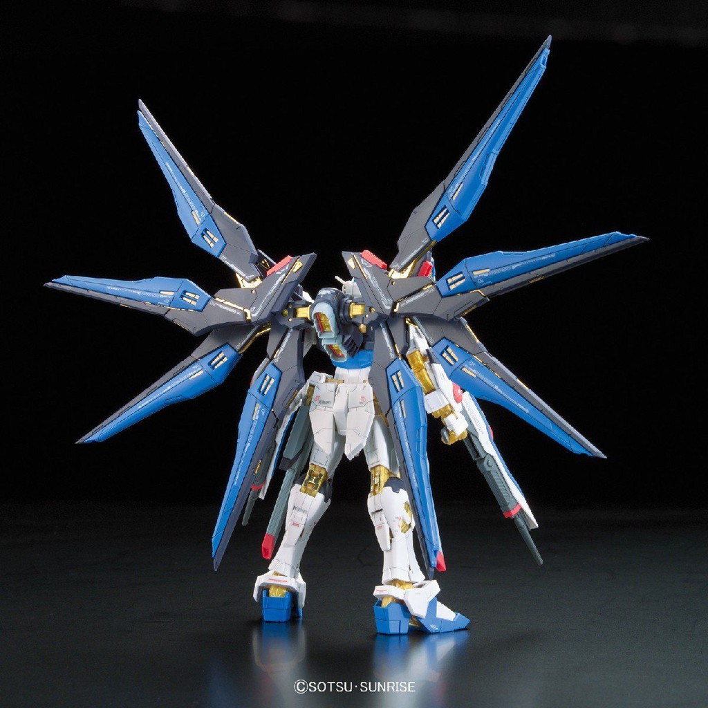 Mô Hình Lắp Ráp Gundam RG Strike Freedom