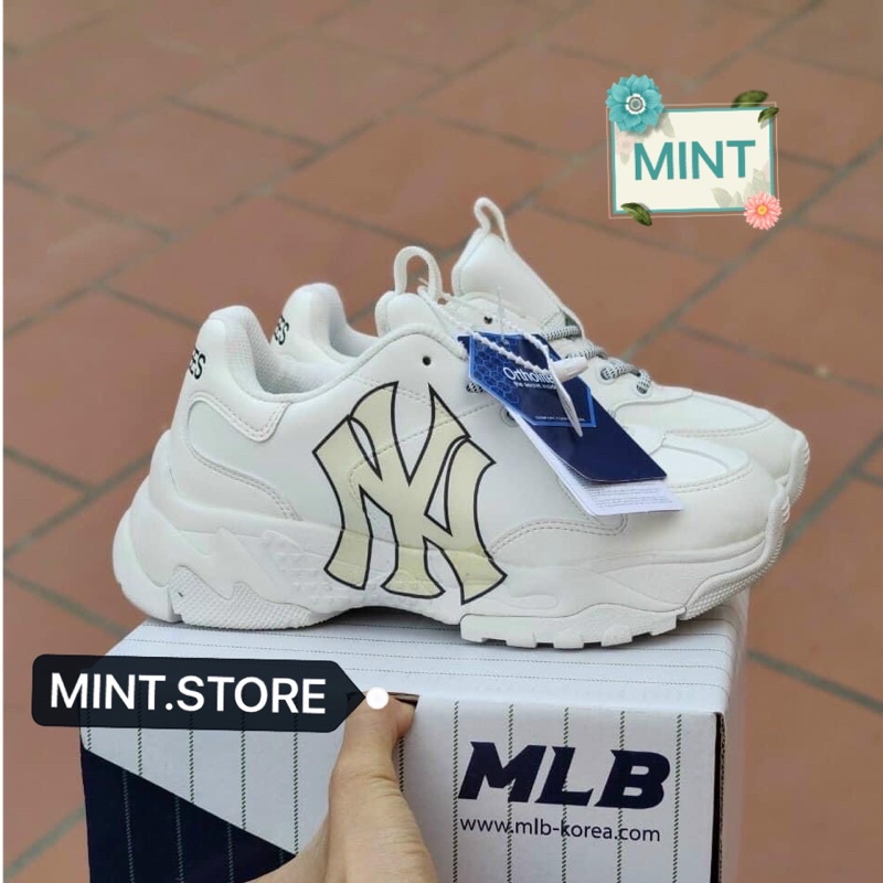 (Video cận cảnh) Giày thể thao sneaker trắng chữ vàng