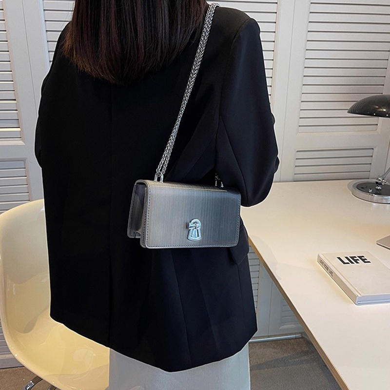 Túi đeo chéo IELGY màu sắc gradient chuỗi dây xích chất lượng cao thời trang dành cho nữ