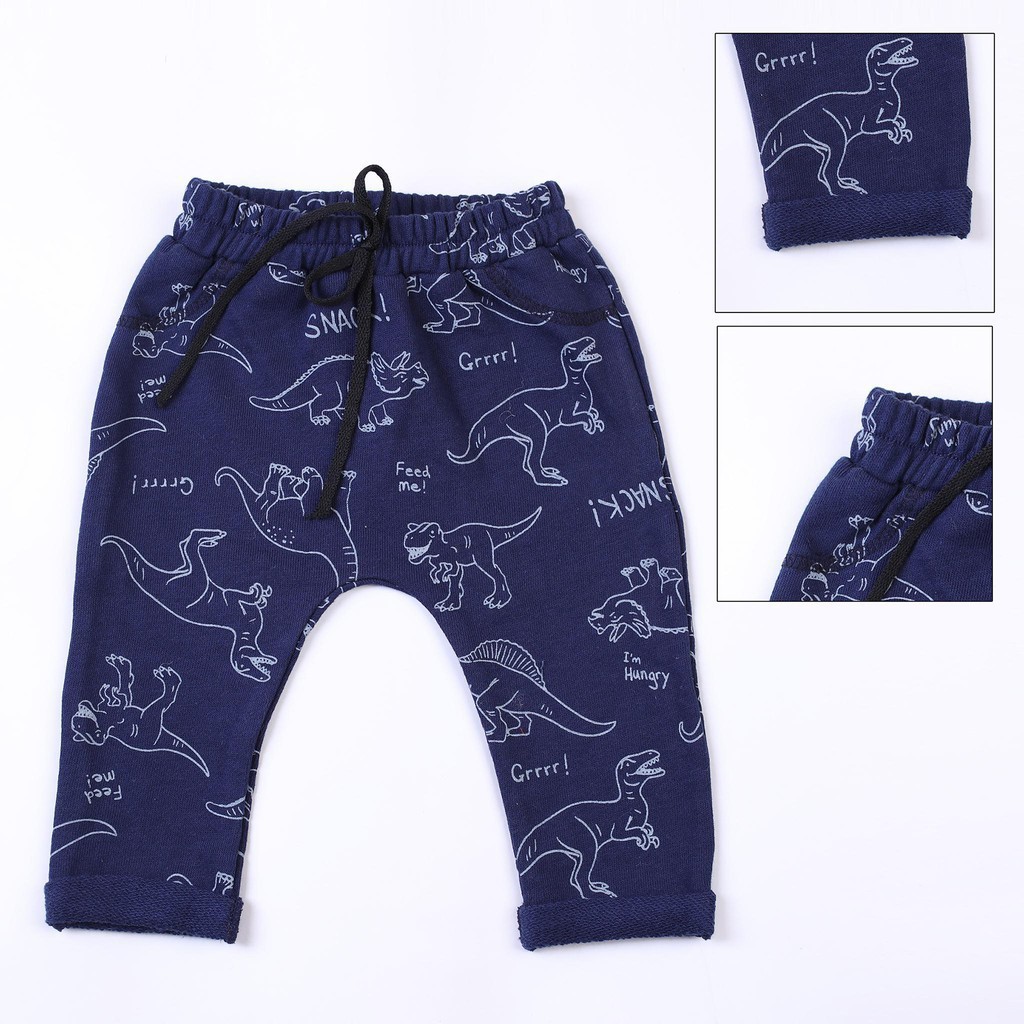 Quần nỉ dài bo gấu bé trai đũng tròn size 1-5T, cho bạn từ 9-18kg. Chất nỉ da cá dày dặn, đanh tay. Hình in đẹp, dễ phối