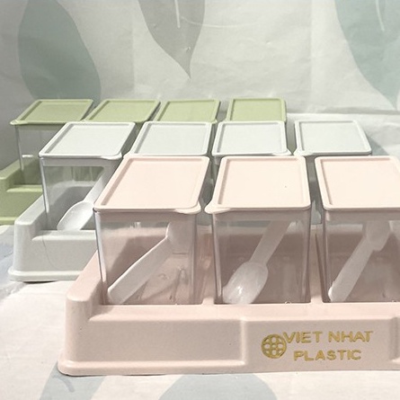 Bộ Hủ Đựng Gia Vị 4 Ngăn Kèm Thìa 2939