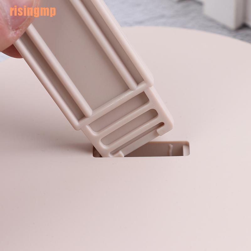 Giá Đỡ Khăn Giấy Không Đục Lỗ Tiện Dụng