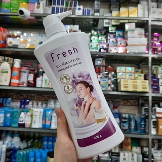 Sữa tắm Fresh sáng da Hương Hoa Tử Linh Lan 650g