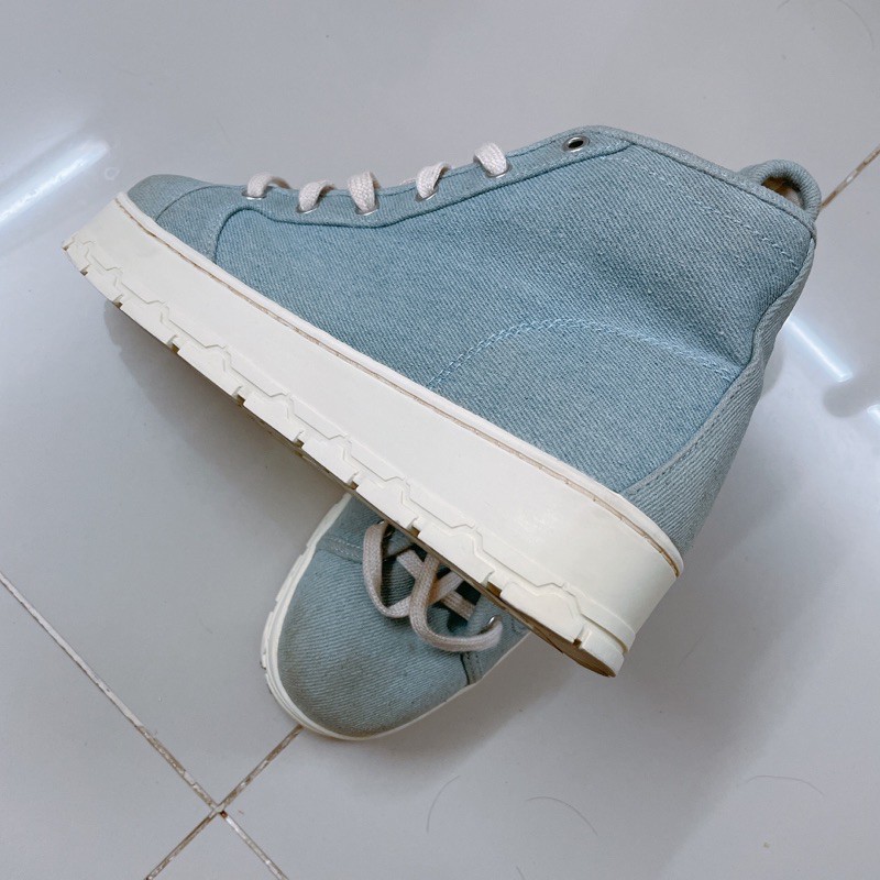 Thanh lý giày sneaker cổ cao zara màu xanh - Size 38