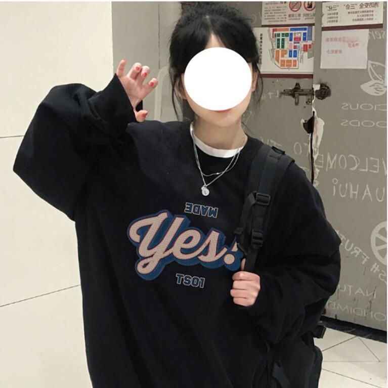 Áo cổ tròn dáng rộng màu xám phong cách retro