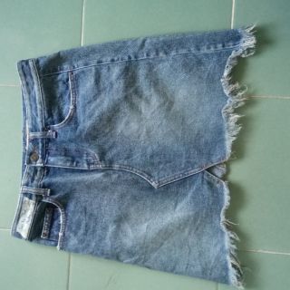 Váy jean si Của c Huyền Hân