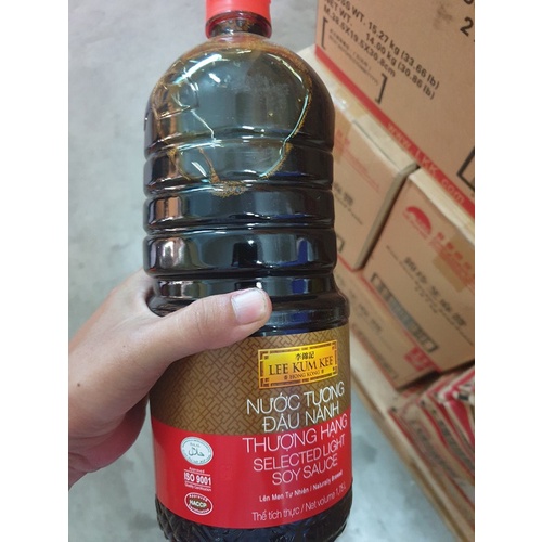 Nước Tương Đậu Nành thượng hạng Lee Kum Kee chai 1.75L
