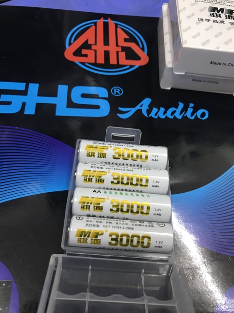 4 pin sạc cao cấp 3000