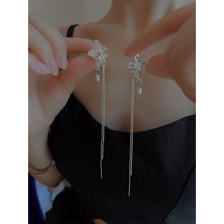 Khuyên Kẹp Vành Tai Dáng Dài Không Xỏ Lỗ Hình Bướm Đính Ngọc Trai Giả Phối Tua Rua Thời Trang Mùa Hè Chất Lượng Cao Cho Nữ