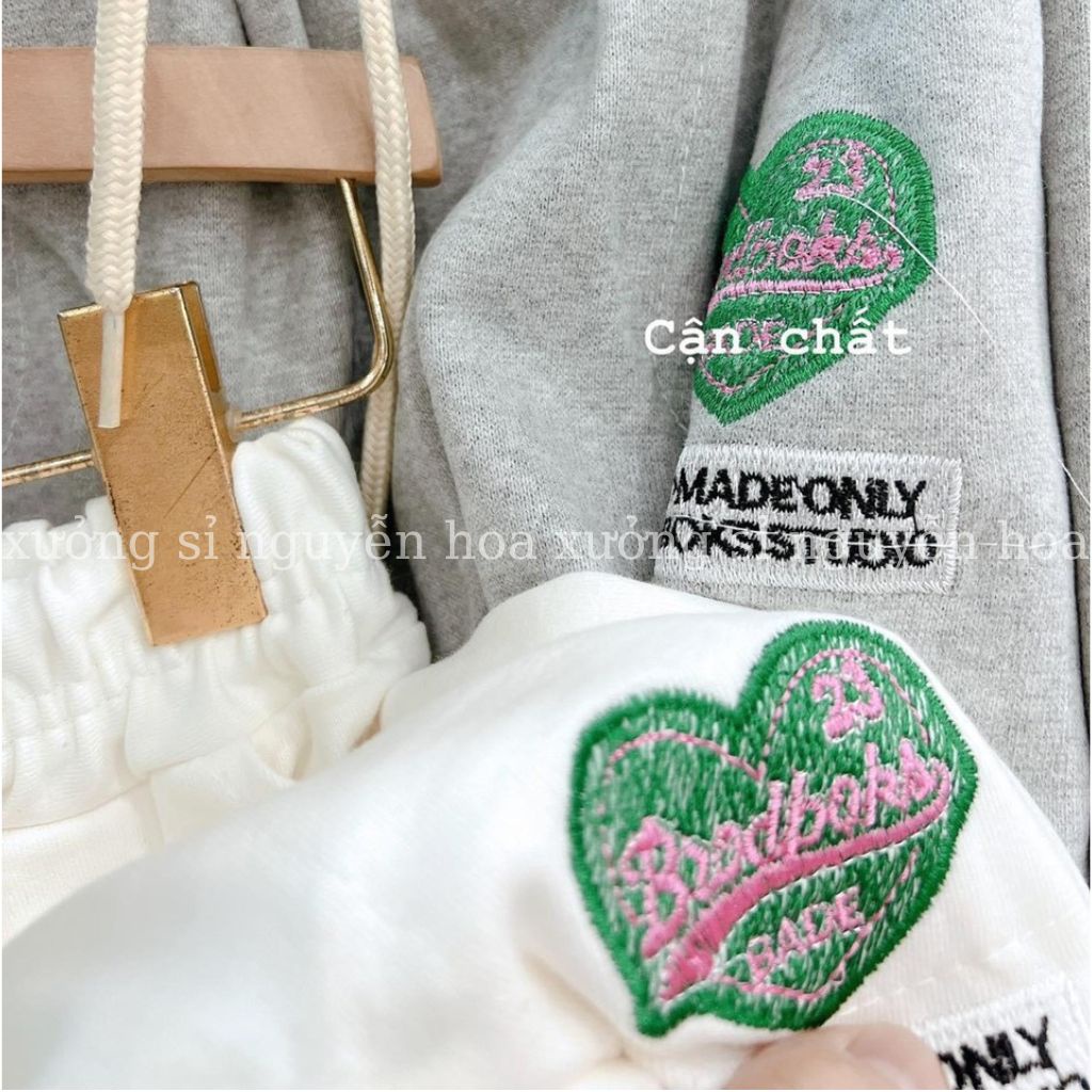 Quần jogger rút dây thêu hình trái tim dáng rộng unisex 3 màu xám đen trắng xưởng sỉ nguyễn hoa