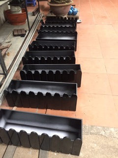 chậu trồng cây composite mầu đen