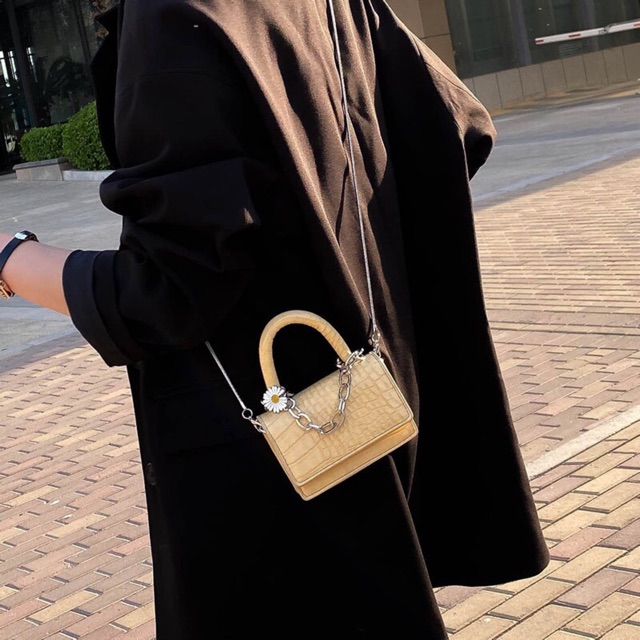 Túi mini hoa cúc siêu đáng yêu | BigBuy360 - bigbuy360.vn