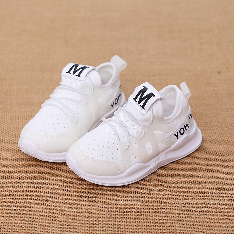 Giày thể thao êm chân, thoáng khí và thời trang cho bé