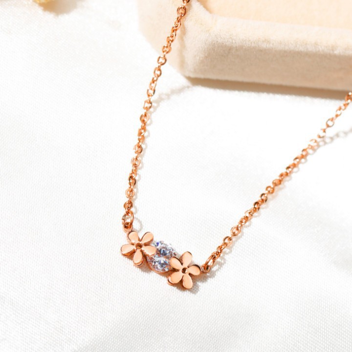 Dây Chuyền Hoa Mai Titan Không Đen TT 1742