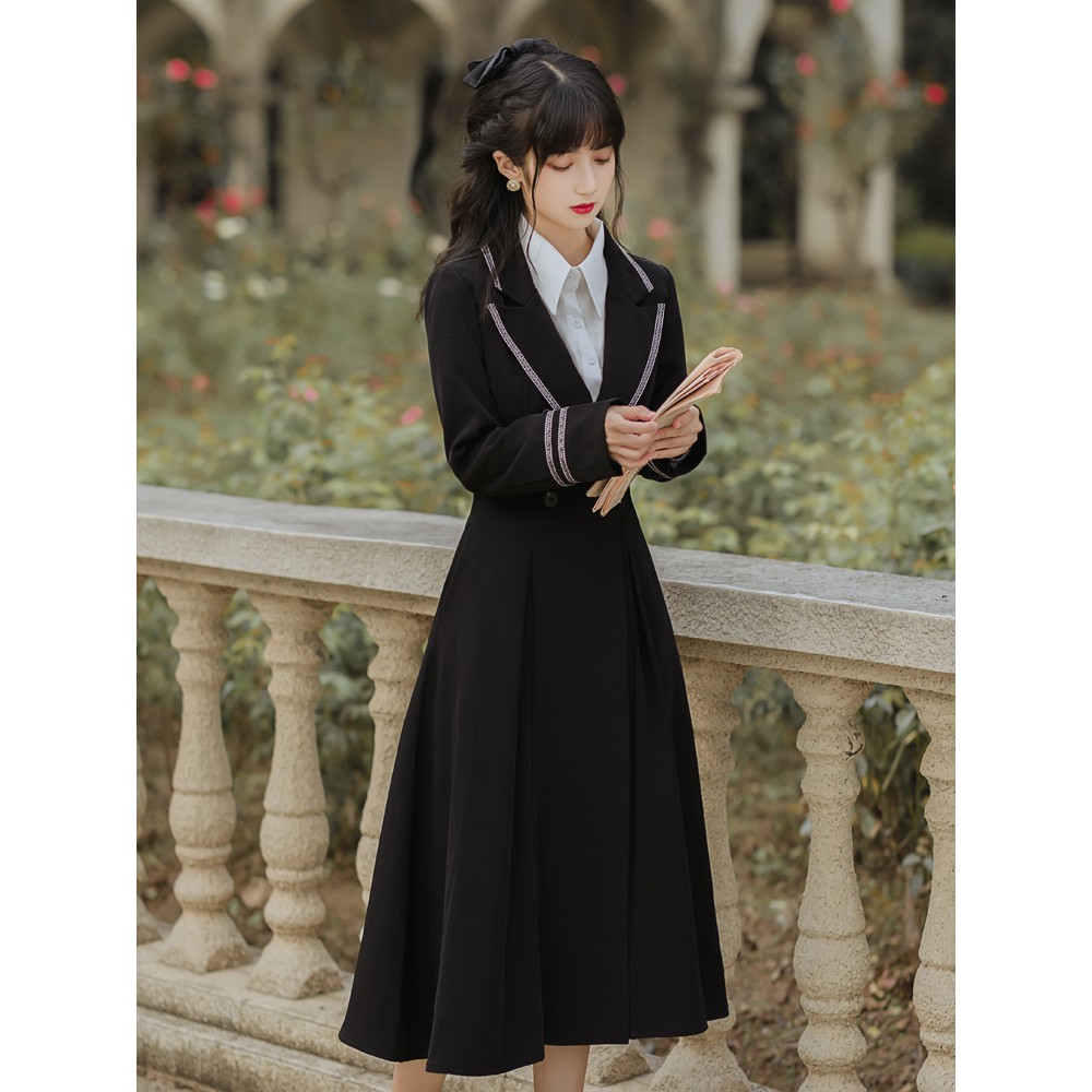 ♈♠✑Áo khoác đen nữ thần quạt thiết kế cao cấp cảm giác gió Hepburn người đàn ông nhỏ dài trung bình 2020 kích t ࿈