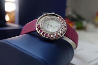 Đồng Hồ Nữ Au - Swarovski