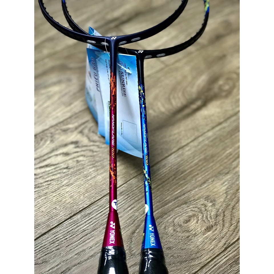Vợt cầu lông Yonex Nanoflare 700 đỏ 2022
