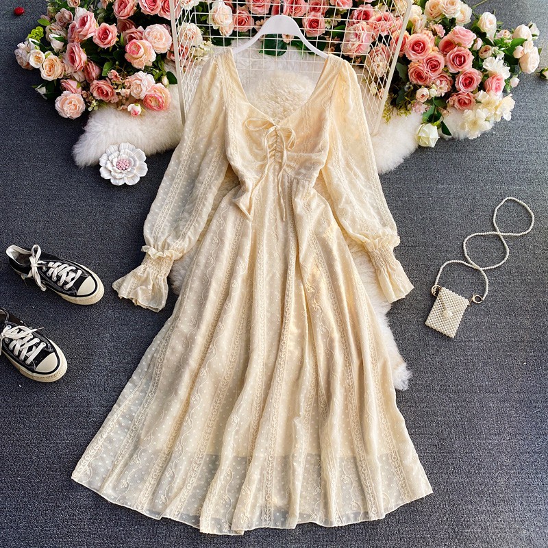 Váy ren trắng form matxi tay bo phồng ren sọc xinh xắn