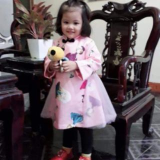 Váy búp bê chân ren cổ tàu