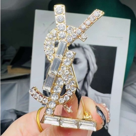 Ghim Cài Áo Hình Kim Cương Pha Lê Sang Trọng Cá Tính Chống Sáng Chói