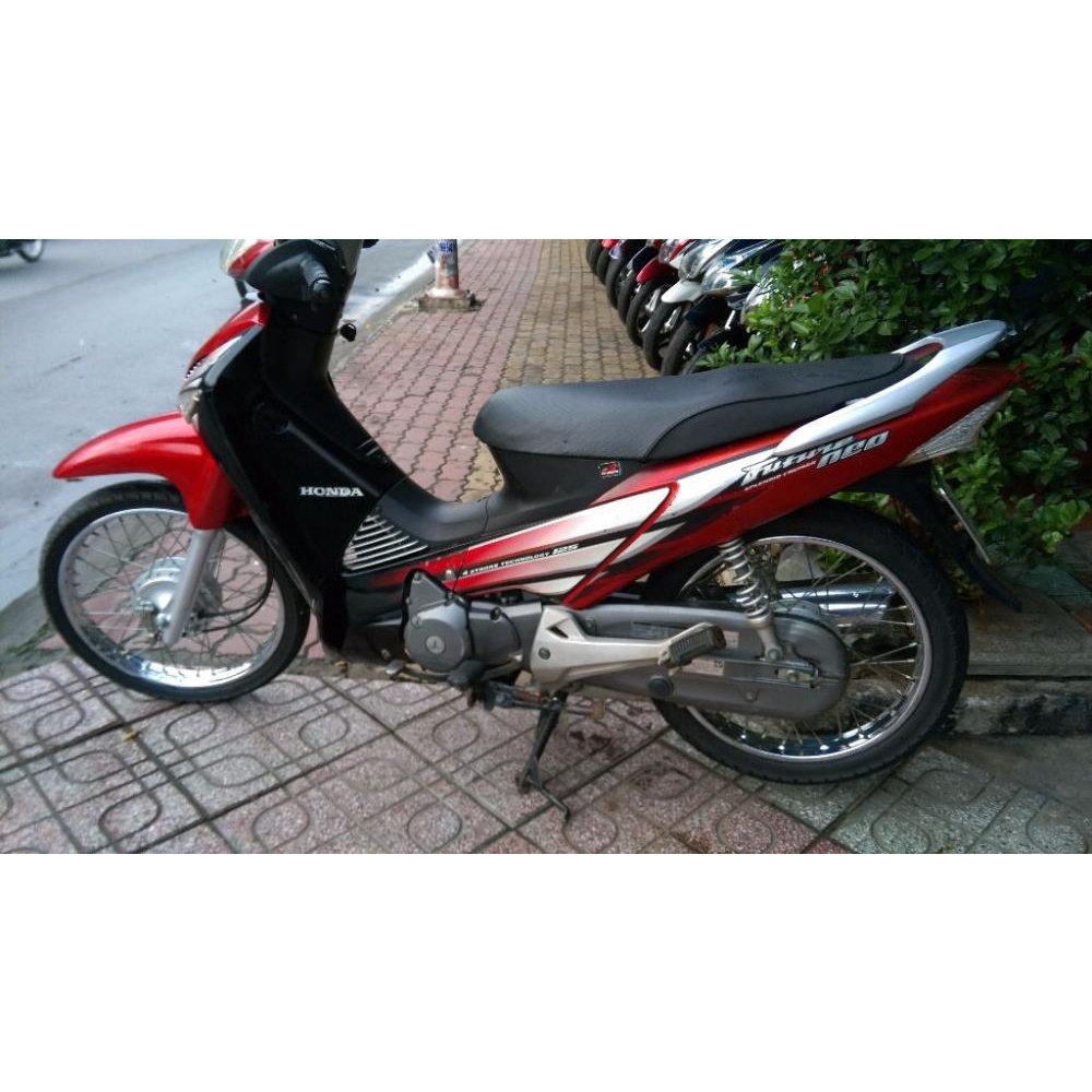 Yên xe Future Neo đời 2006 - 2009 nệm gọt cạnh góc sắc sảo