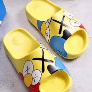 Dép Bánh Mì Quai Ngang KAWS NEW Dép YZ Slide Siêu Nhẹ