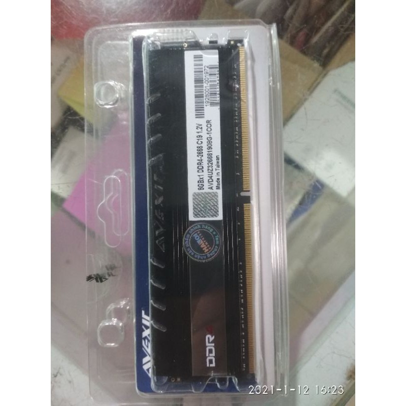 Ram 8G ddr4  AVEXIR có led chính hãng.