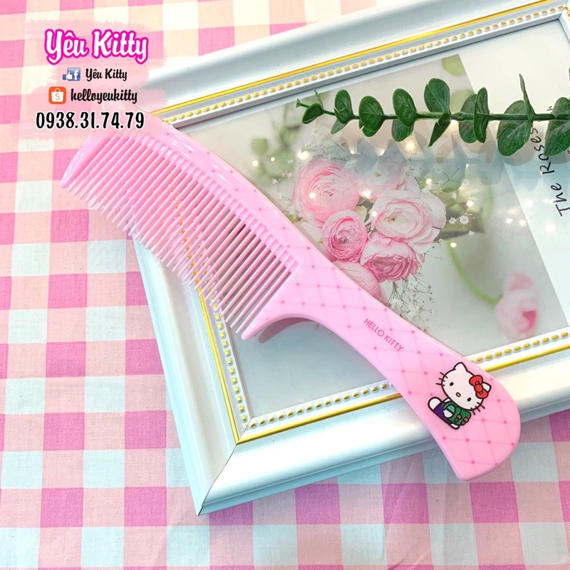 LƯỢC NHỰA HELLOKITTY