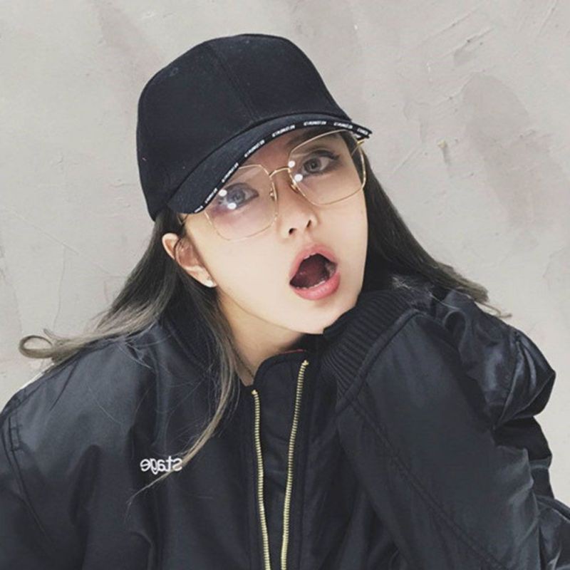 Kính mát vuông gọng kim loại phong cách retro