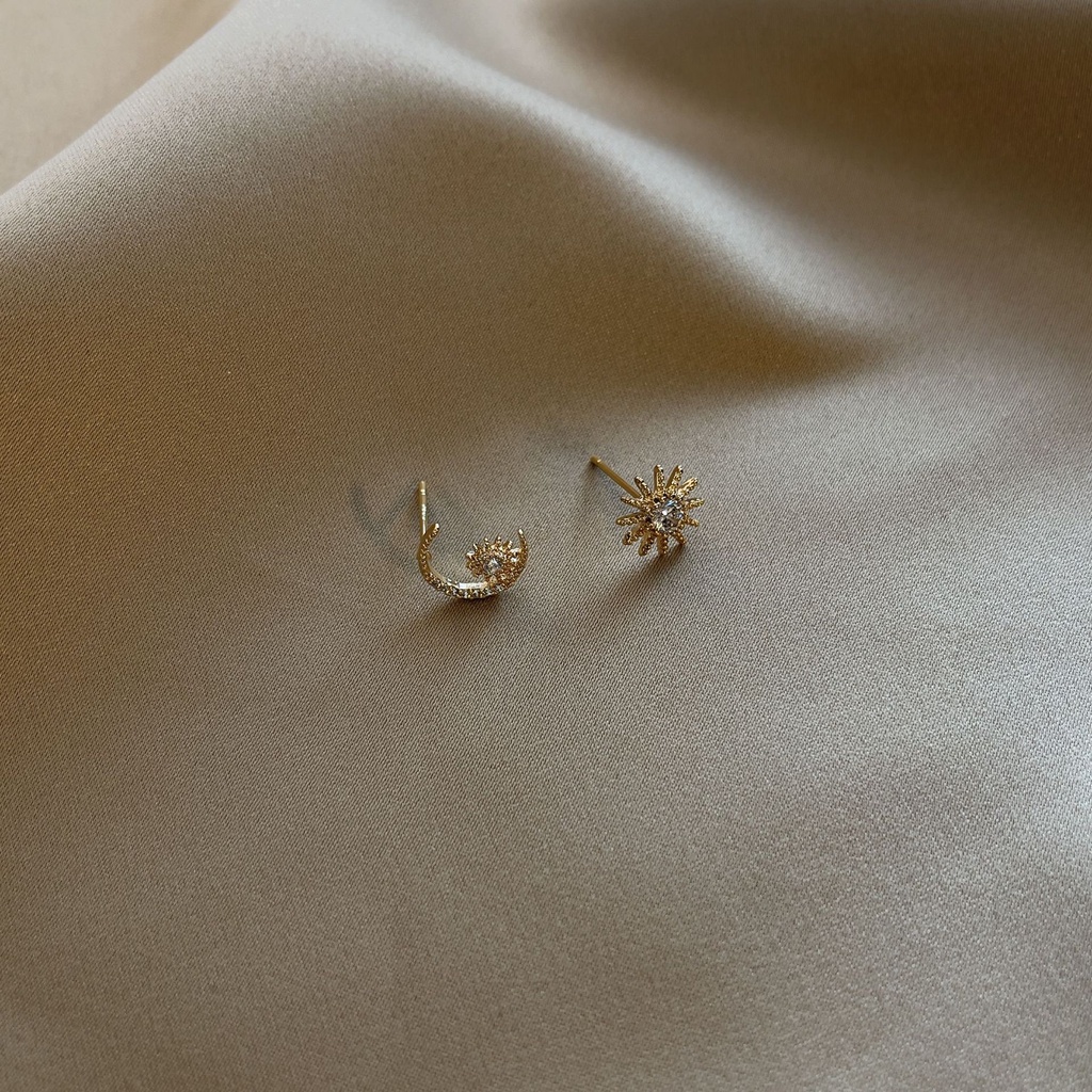 Bông Tai Hình Mặt Trăng/ Mặt Trời/ Mặt Trời Đính Đá Zircon Phong Cách Thời Trang Nhật Hàn