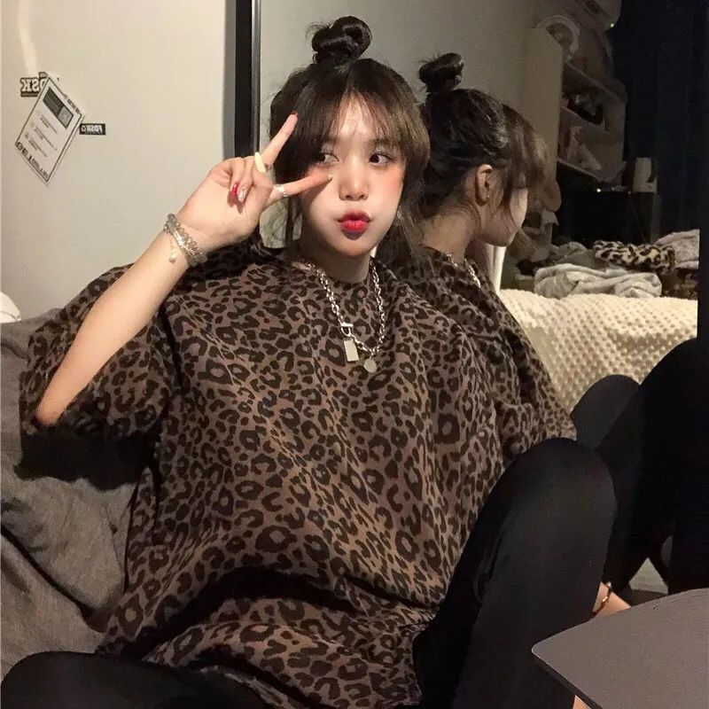 Áo thun COZOKC ngắn tay cổ tròn họa tiết da báo dễ phối đồ phong cách Hàn Quốc thời trang