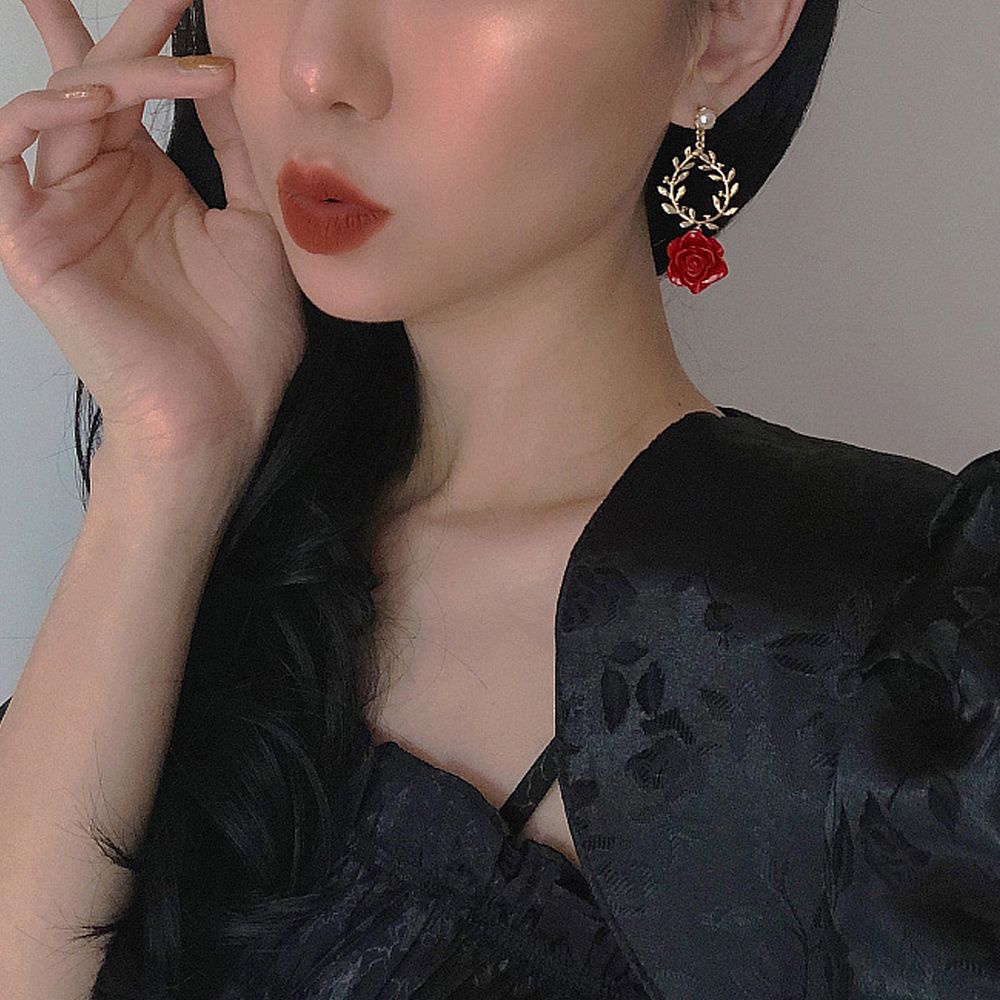 Bông tai hình hoa hồng đính ngọc trai nhân tạo phong cách Hàn Quốc thời trang cho nữ