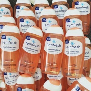 Dung dịch vệ sinh phụ nữ femfresh úc