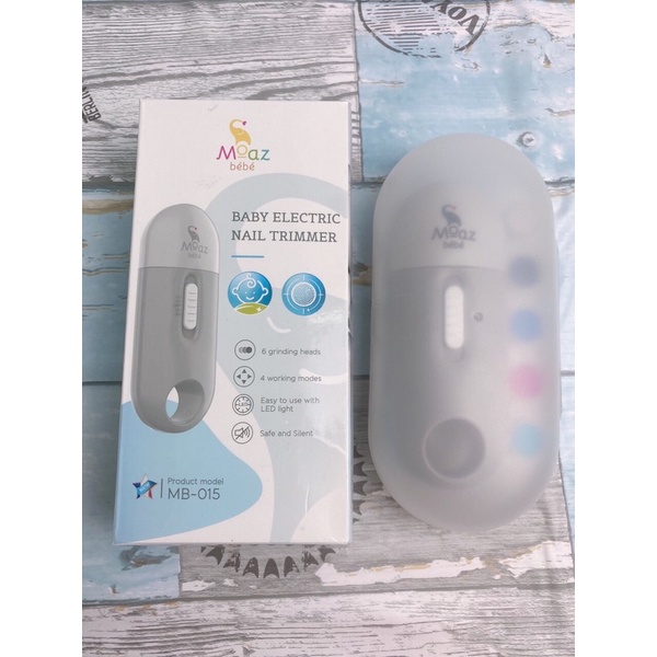 Máy Dũa Móng Tay MOAZ BEBE MB-015 Với 6 Tấm Mài, Đèn Pin Hỗ Trợ (Bảo Hành 12 Tháng)