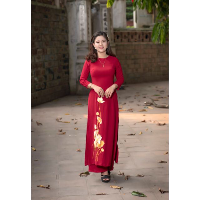 Áo dài đi chùa thêu sen