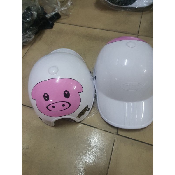 NÓN CÓ LỖ CỘT TÓC