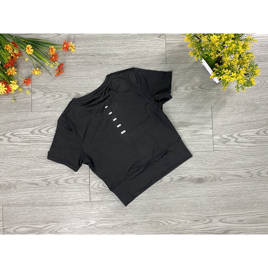 Áo Tập Thể Thao Nữ, Gym, Yoga - Áo Croptop Kiểu Ôm Body Chất Thun Co Dãn 4 Chiều