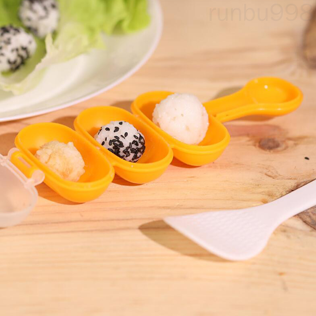 Khuôn lắc tự làm cơm nắm 3 ngăn bằng nhựa chống dính dùng trong nhà bếp