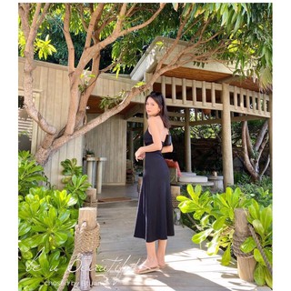 Váy dài cổ yếm
