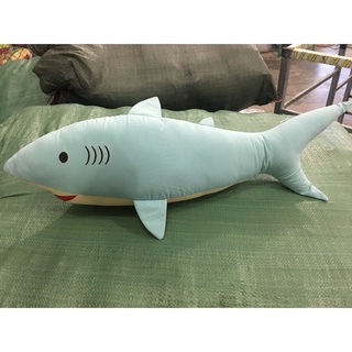 gối ôm cá mập 70 × 20 cm