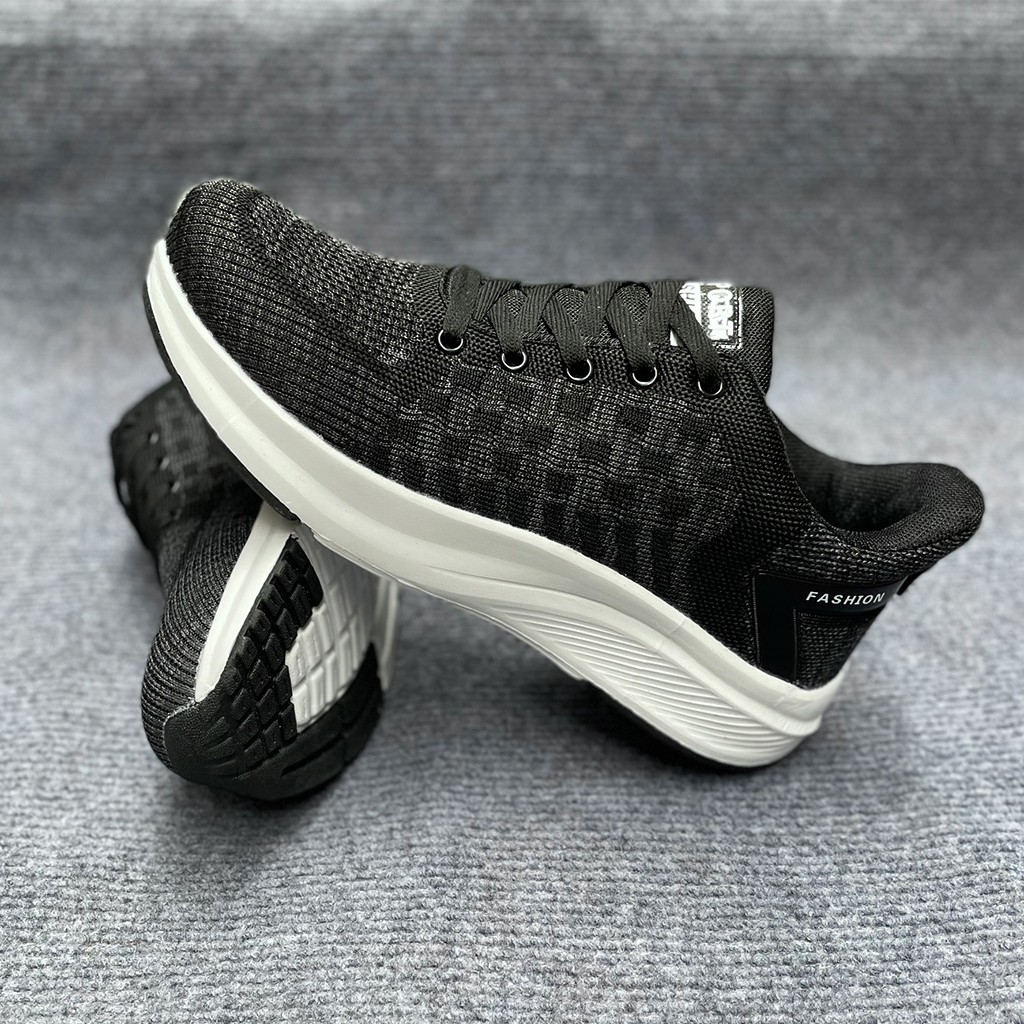 Giày thể thao Nam full đen khỏe khoắn, năng động | BigBuy360 - bigbuy360.vn