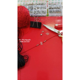 Vòng đeo tay chỉ đỏ cỏ 4 lá may mắn ( Thông báo size cổ tay )