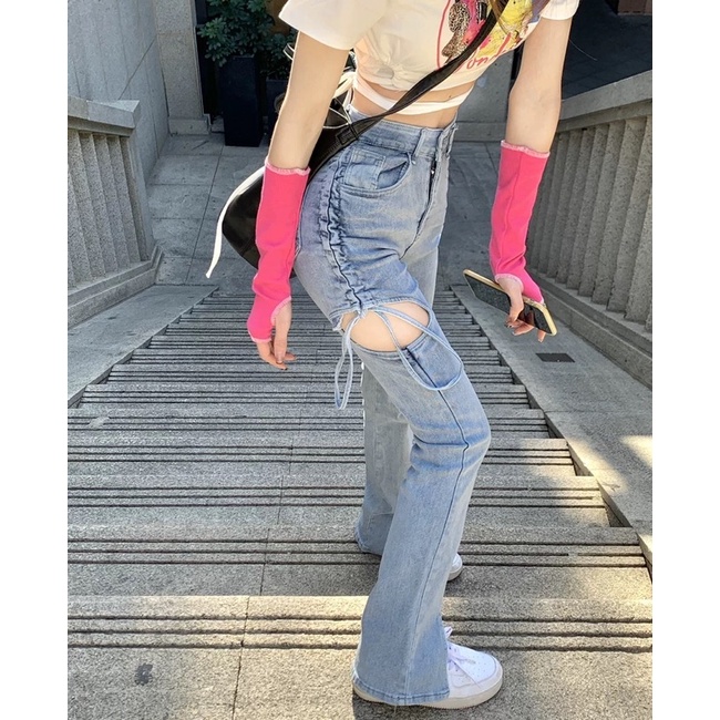 SALE—- Quần jean cạp cao ống loe hở hông rút dây