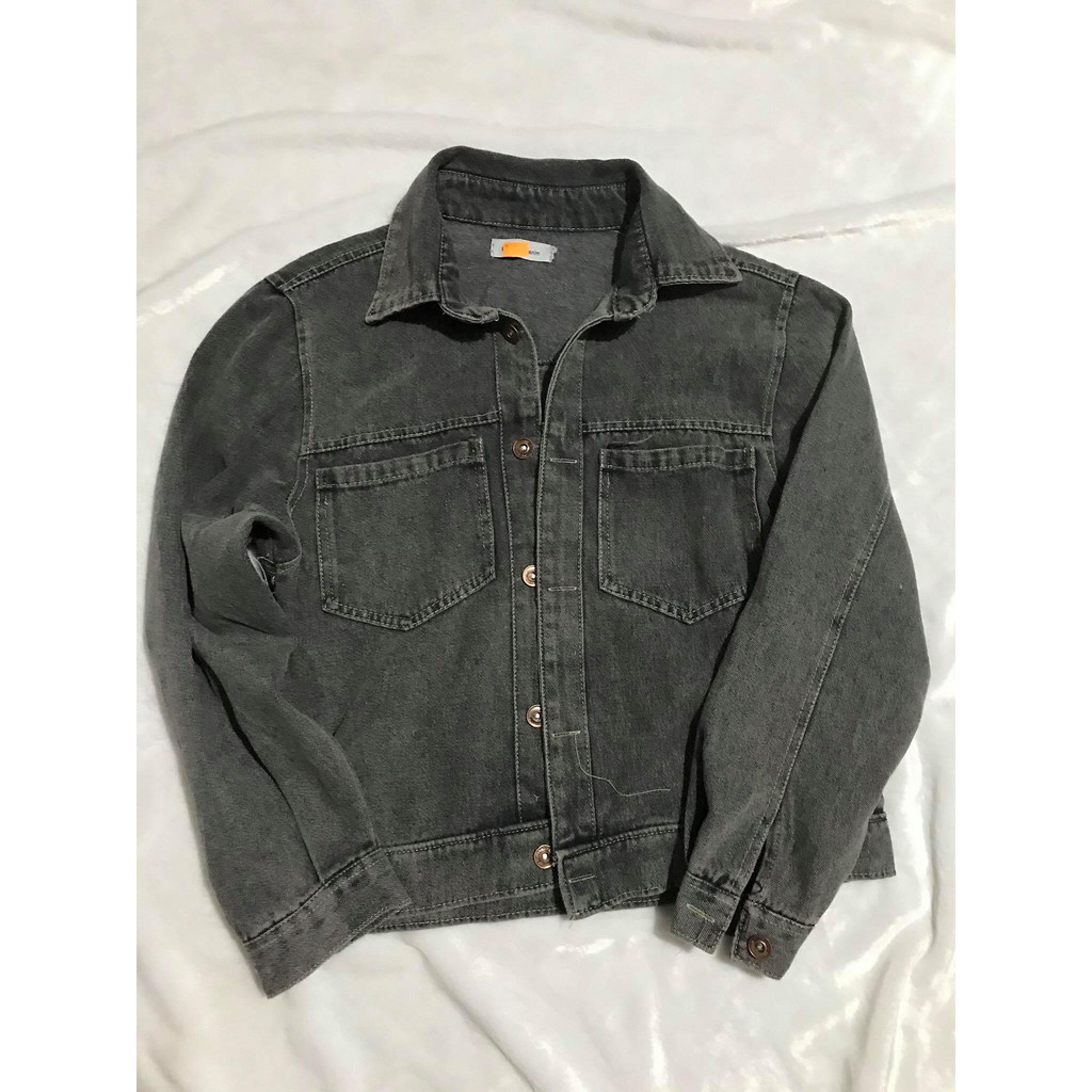 Áo bò dáng croptop cúc sau