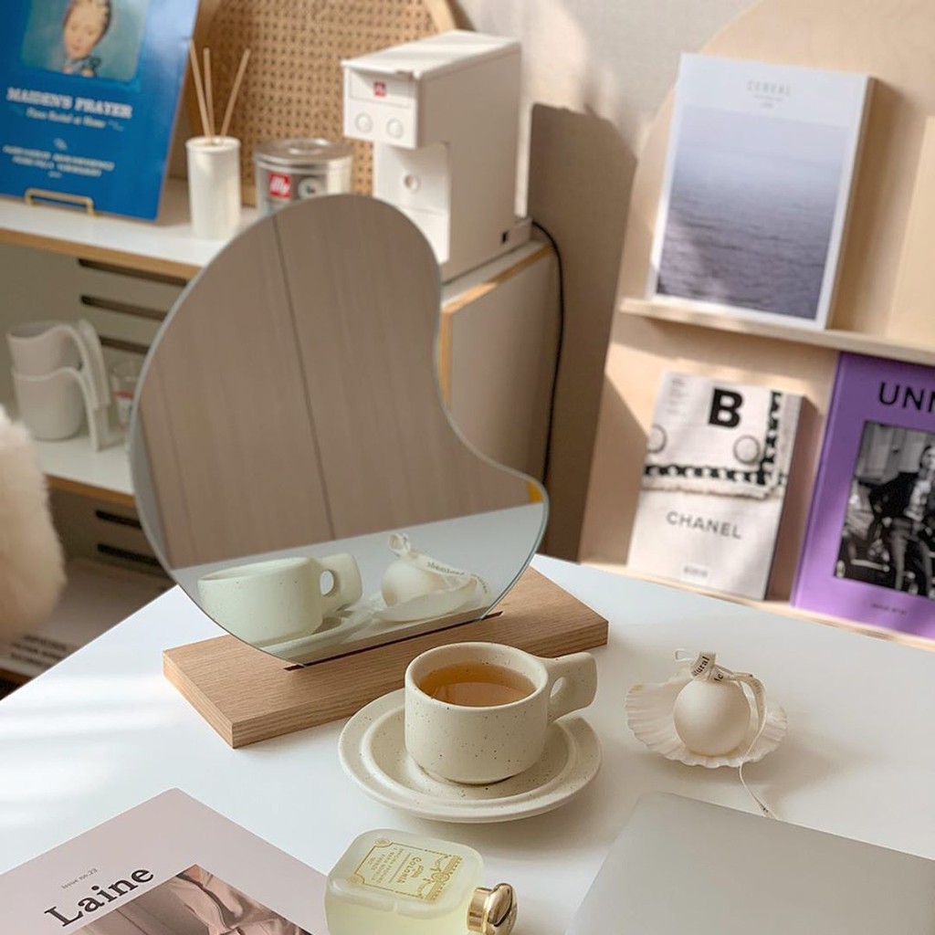 Gương Trang Điểm Để Bàn Tiện Dụng Hình Dáng Độc Đáo