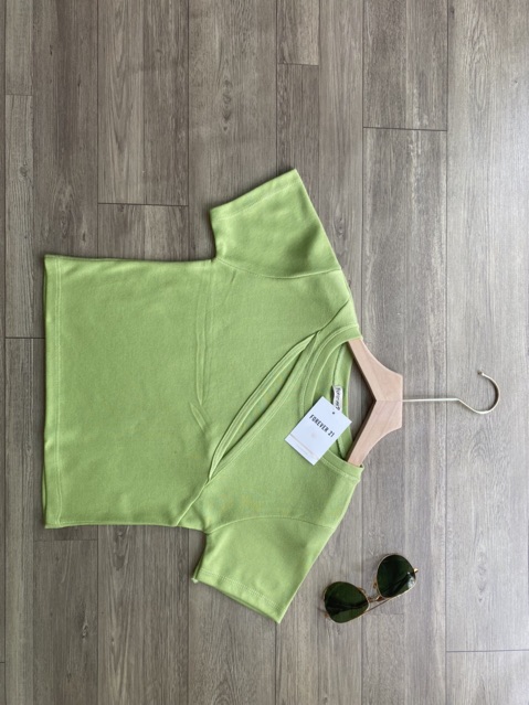 [ Mã WASTAPR giảm 10K đơn 50K] Áo Croptop xẻ chéo thun xịn | BigBuy360 - bigbuy360.vn